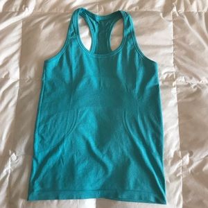 Lululemon top
